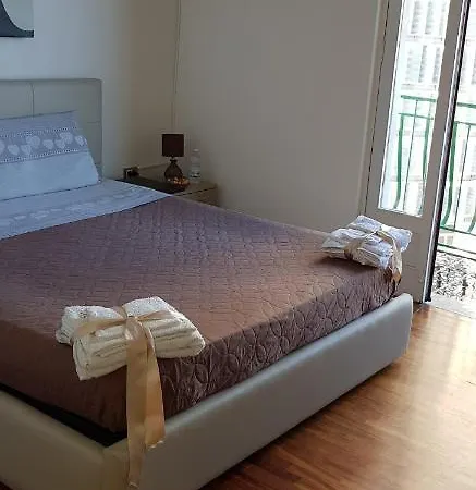 Bed & Breakfast Blue Crystal *