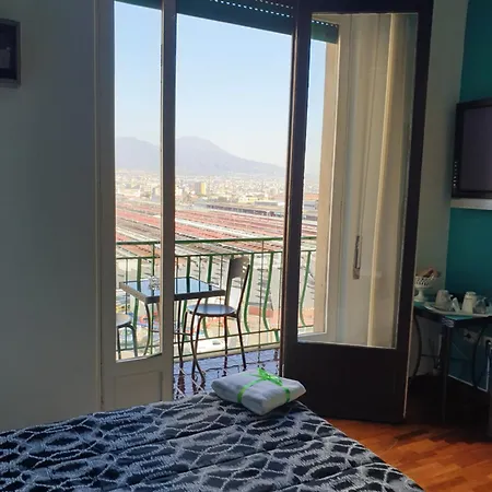 Alojamento de Acomodação e Pequeno-almoço Blue Crystal Nápoles